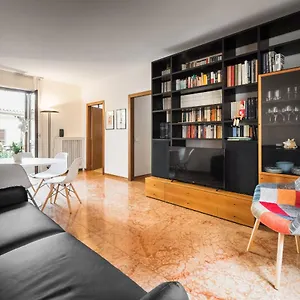 flats4rent-luca.hotelinveneto.com/