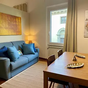  Apartamento Novella's Loft Near Santa Maria Novella Station